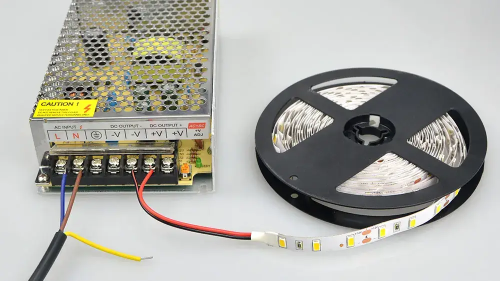 connect-LED-strips-with-power-supply
